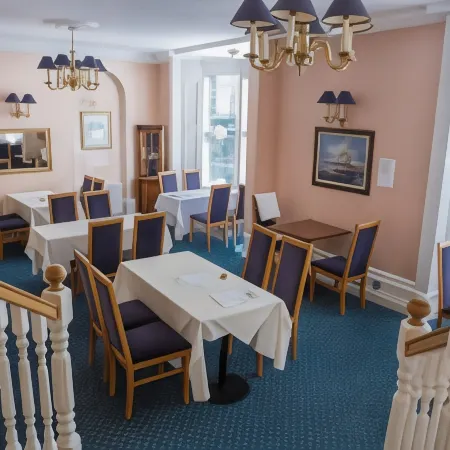 Yelf's Hotel
