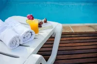 César Park Hotel - Pools