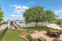 Family Ties, Lakefront Retreat on False River, Pier, Sleeps 10 - 4-Star
