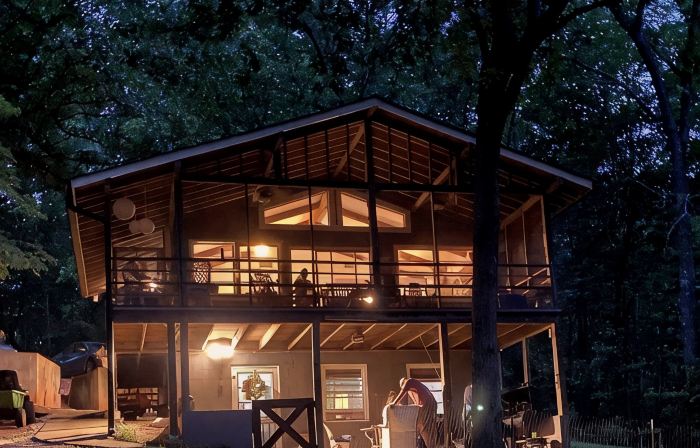 Secluded Lake Front Cabin - on Lake Hartwell, with Dock, Fenced Yard, Fire Pit.