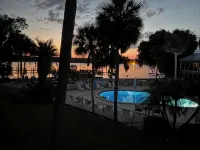 Riverbend - 2 Bedroom waterfront condo with spectacular views!! - Pools