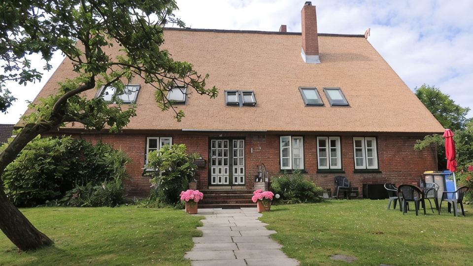 Apartment in the Comfort of an Old Thatched Farmhouse from 1746