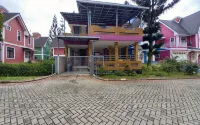 Zevannya Villa Puncak - Balkoner