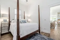 Luxe gulf side living between Rosemary & Alys - walk to beach & oceanfront pool