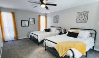 Texas Sunshine Oasis WACO/Silos/Baylor: Pool, Piano, PingPong, Pets on 1/2 acre - Wifi