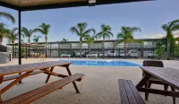 Westland Hotel Motel - Pools
