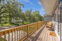 Treehouse Lake Davis - 1Br Private Modern Home with Balcony Downtown - Condos