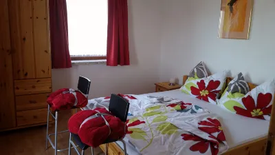 From the mountain to the lake, everything is there in this great vacation apartment 住宿飯店