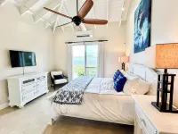 ONE BEACH ROAD; 6 Bedroom, 5 1/2 Bath Beachfront Oasis St Thomas VI - สระว่ายน้ำแบบอินฟินิตี้