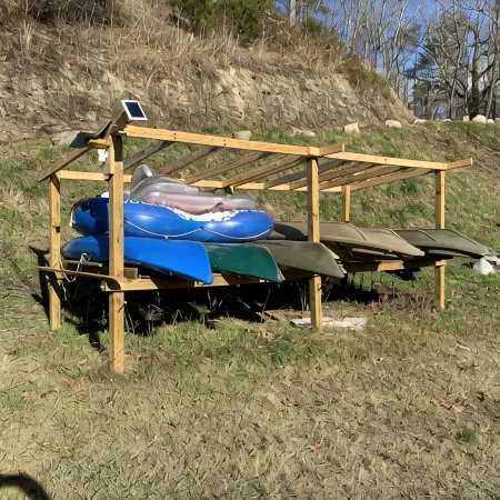 Secluded Couple’s one bedroom creek view cabin on Craigs Creek in Oriskany Va.