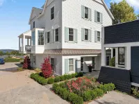 Now Booking for Summer 2026! Stunning Panoramic Lake Views in Downtown Petoskey! - Boutique