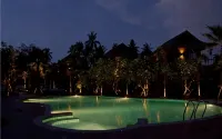 The Grace Amphawa - Uima-altaat