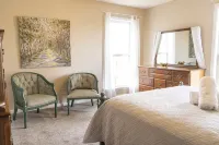 4 Bedroom 3 Bathroom with Covered Porch in Gated Golf Community-HotTub & FirePit