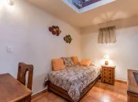 Location, location, location, private villa, pool, Vonage, Wifi, close to town - Private Pools
