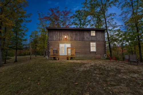 Secluded Cabin on 70 acres private land, ping pong table, Red River Gorge, KY - Hytter