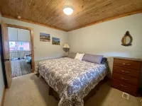 Mountain Vintage Vacation Home! Conveniently in Mt CB, easy access to trails! - 4-Star