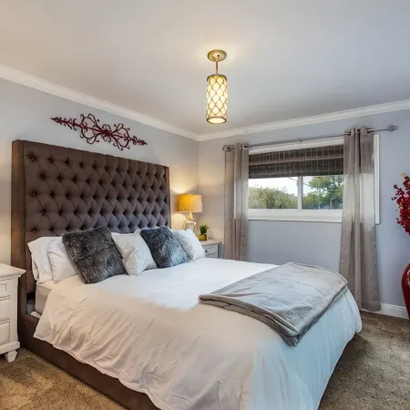 Modern Newbury Park Home| Netflix| Quiet| Safe| Meticulously Clean