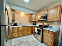 2 Bed/1.5 Bath Apartment - Homestays
