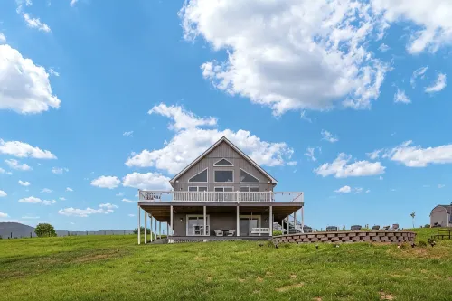 Modern 4-bedroom Country House in Stanley with A Big Sky View! - con encanto