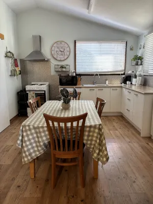 Sage Cottage Cowaramup . Dog Friendly - 2-Star