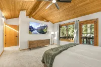 Pinewood Lodge / Backs to Forest / Near Downtown! - อ่างจากุชชี่