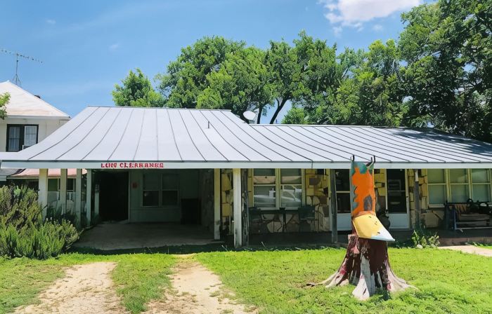 10th St. Bungalow Downtown, Bandera, TX.