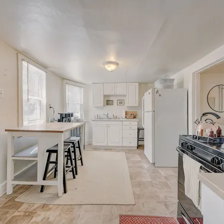 Milwaukee 1BR Bungalow with free parking