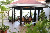 Beautiful supersize villa perfect for larger families and groups. Sleeps 22 Hôtels à : 