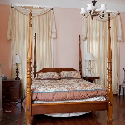 Fairchild House Bed & Breakfast Hotels near Coliseum Square