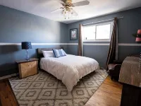 4 Bedroom Home, Fenced Yard and Hot Tub! Отели в г. Ландер