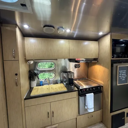 Sip & Soak: Airstream Glamping, Hot Tub on Seneca Wine Trail