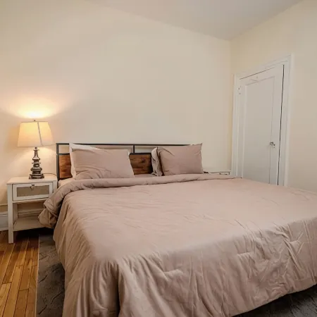 Cozy Corner: Midtown Convenience