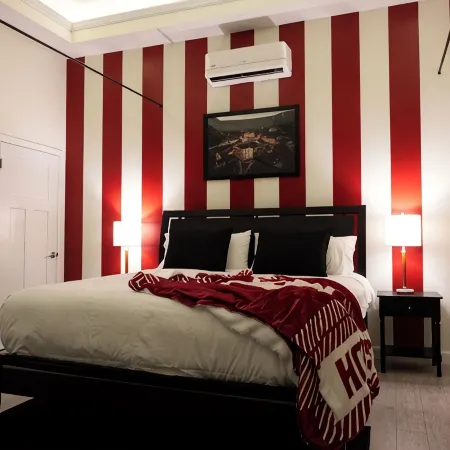 Hoosier Suite Downtown Bloomington on the Square