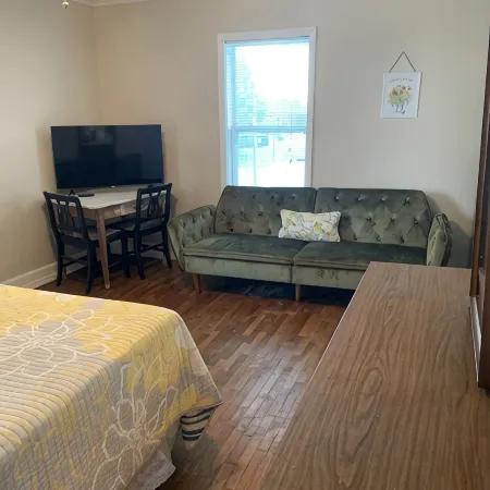 Large Private Room & Bathroom
