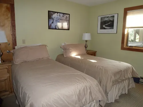 Beautifully Renovated 2 BR 2 Bath Light Filled JHMR View Condo - balcony