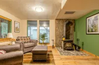 MT HOOD CABIN! Remodeled, 2500 sq ft, Sleeps 12! - Chalets