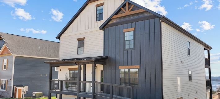 Location! Stunning 7b/8b, Sleeps 30! by Sdc w/Lake View, Hot Tub, &Theater! Hotels in Indian Point
