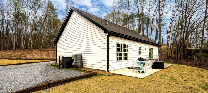 Cozy Cottage Near the Lake Hotels in Lumpkin County