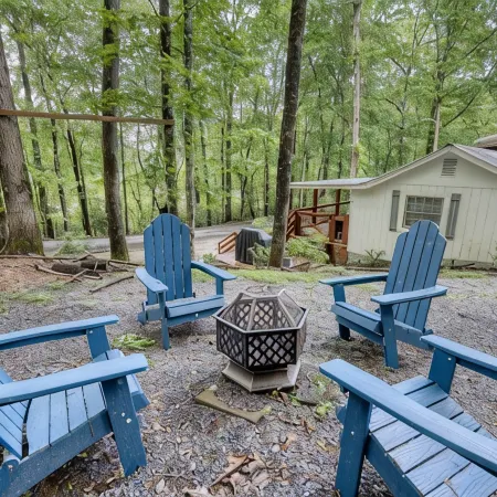 Cozy Country Cottage Just Minutes to Lake Chatuge and 15 Miles from Helen