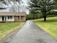 Modern North of Nashville Retreat- Easy Lake Access - Boutique