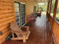Riverfront Cabin : The Cozy Brown Trout Lodge - Homestays
