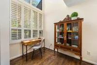 Beautifully Decorated Home Close to Everything - Homestays
