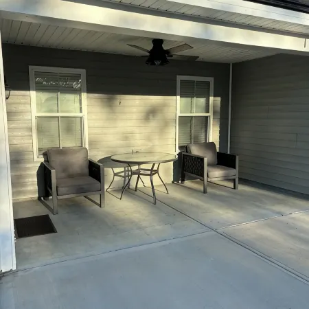 Spacious 4-bedroom house in charming Statesboro with AC, WiFi