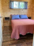 Beautiful 2 bedroom cabin with amazing lake views - 3-Star
