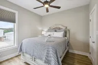 A Little Piece of Heaven-Waterfront-Views-Firepit-Family Friendly - 3-Star