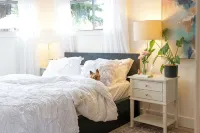 Sundog Cottage - Clean & Cozy - EV - Walk to Food & Beach - Fenced Yard for Dog - 4 étoiles