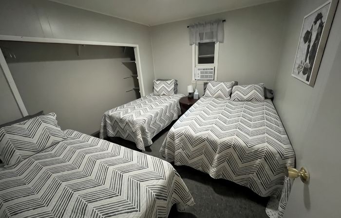 Updated apartment on Main Street! Easy access to bars, restaurants, & shopping!