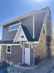 "House on the Rock" Romantic Cottage Getaway w/ Hot Tub and Fireplace!! - 4-Star