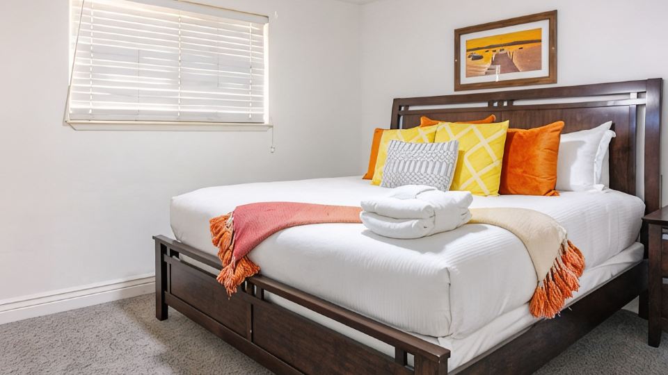 Spacious 3 bedrooms house with WiFi, AC in Wonderful Carson City