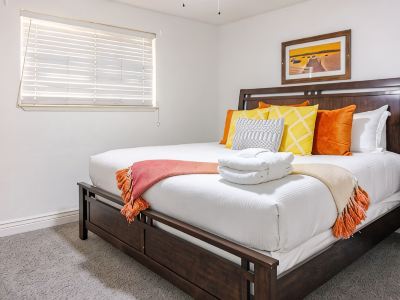 Spacious 3 bedrooms house with WiFi, AC in Wonderful Carson City